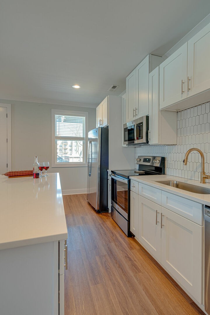 805B Bradford Ave Unit: 301