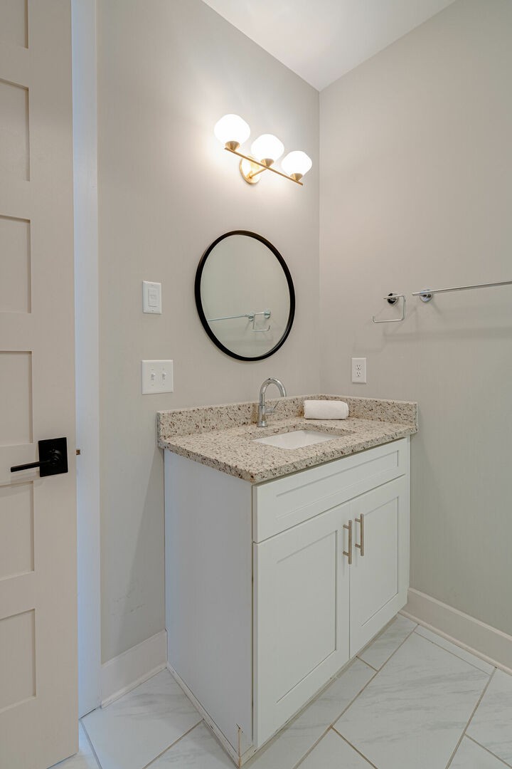 805B Bradford Ave Unit: 301