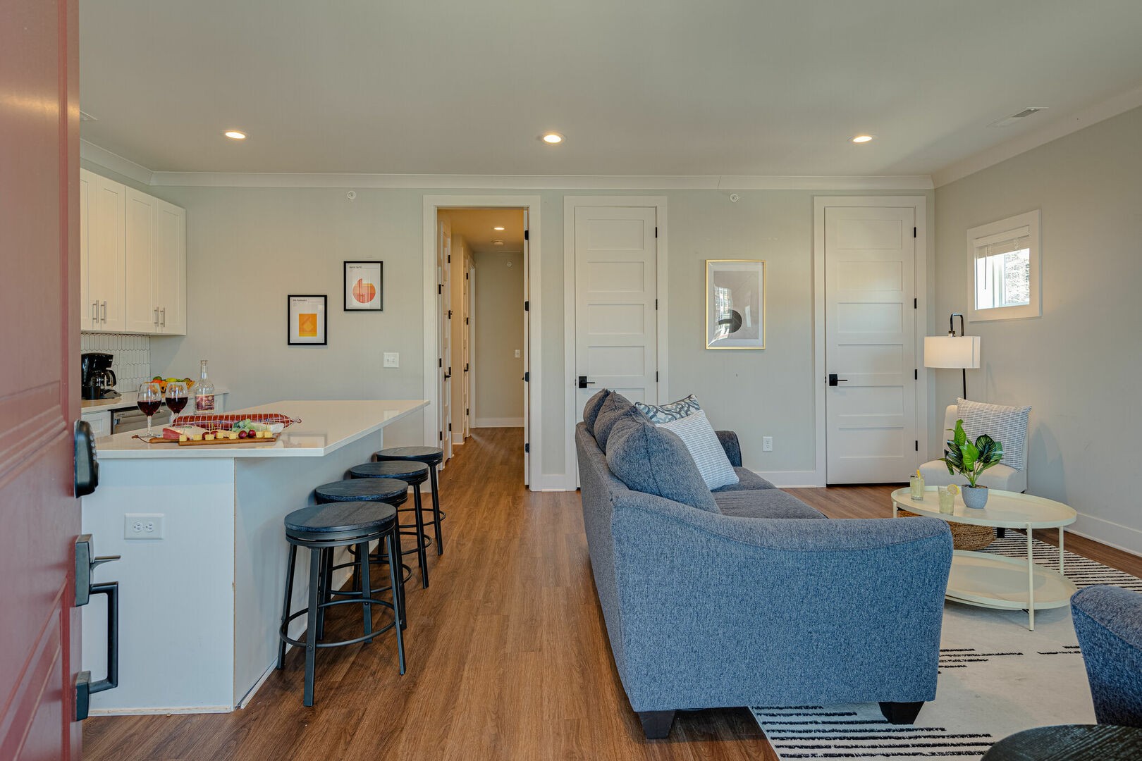 805B Bradford Ave Unit: 301
