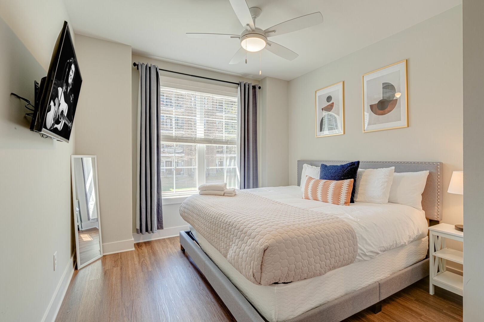 805B Bradford Ave Unit: 301