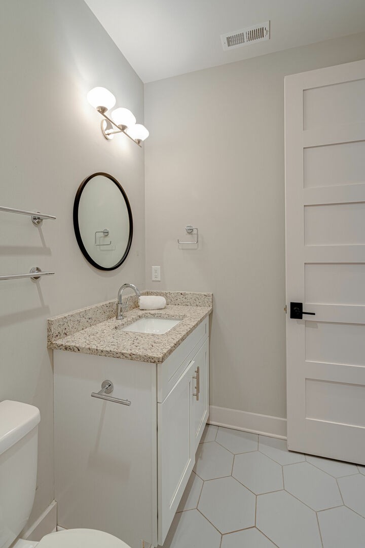 805B Bradford Ave Unit: 301