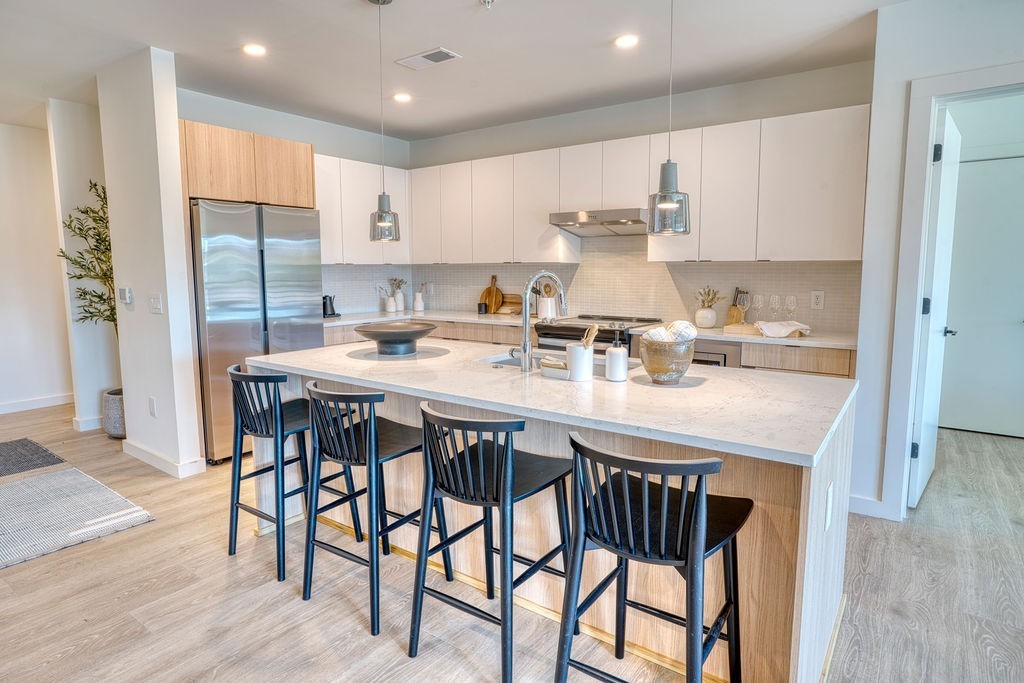 635 7th Ave, S Unit: 402