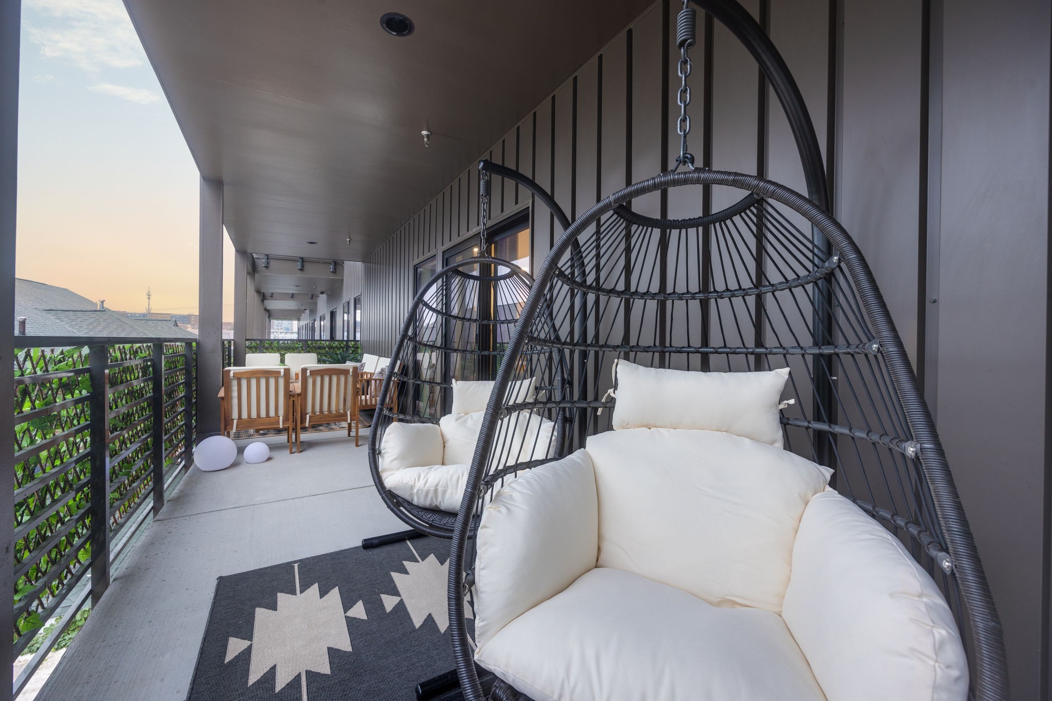 635 7th Ave, S Unit: 204