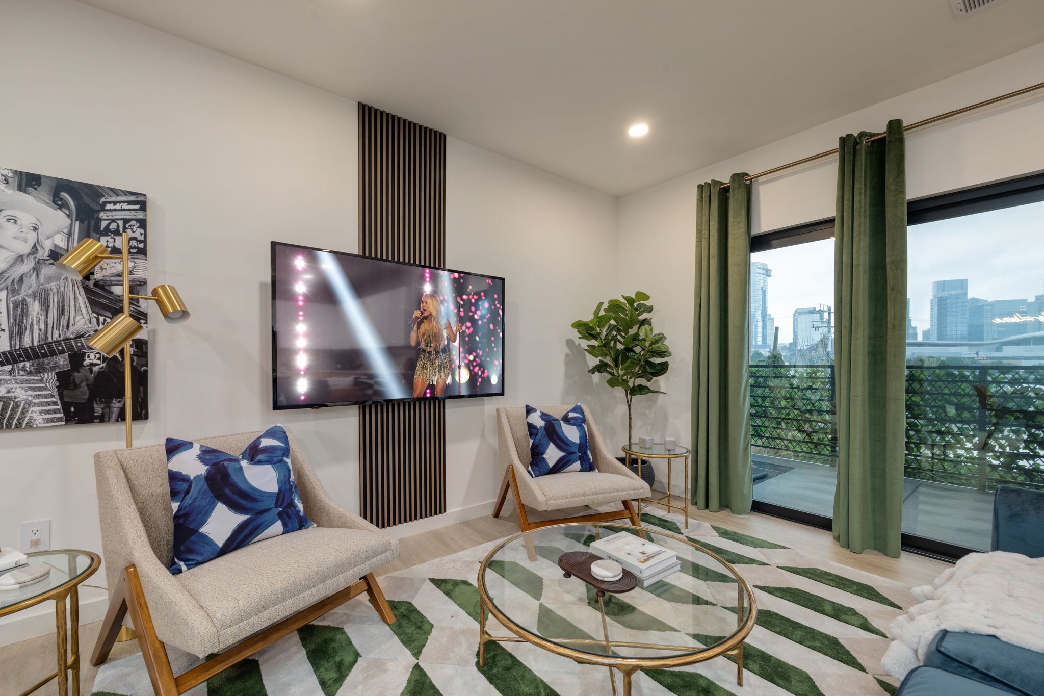 635 7th Ave, S Unit: 204