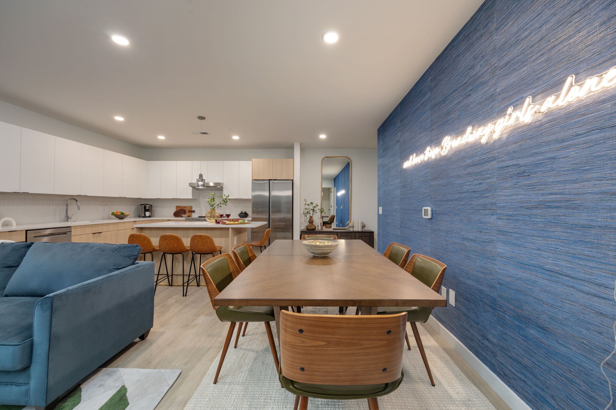 635 7th Ave, S Unit: 204