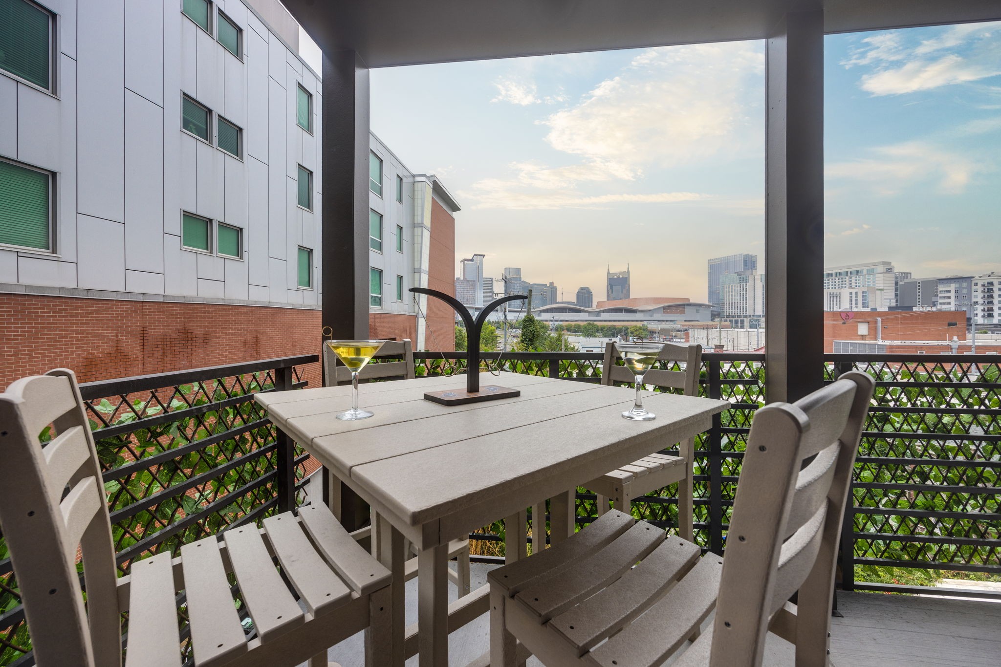 635 7th Ave, S Unit: 204