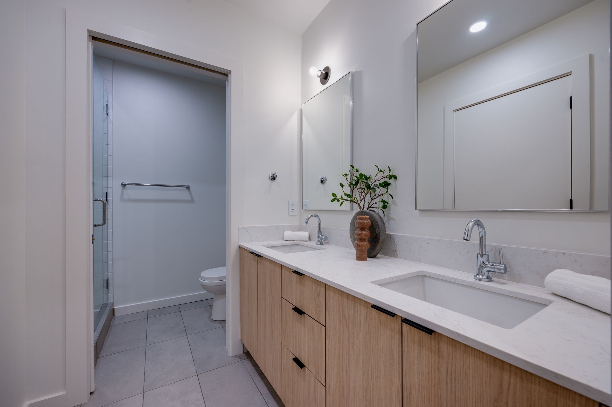 635 7th Ave, S Unit: 204
