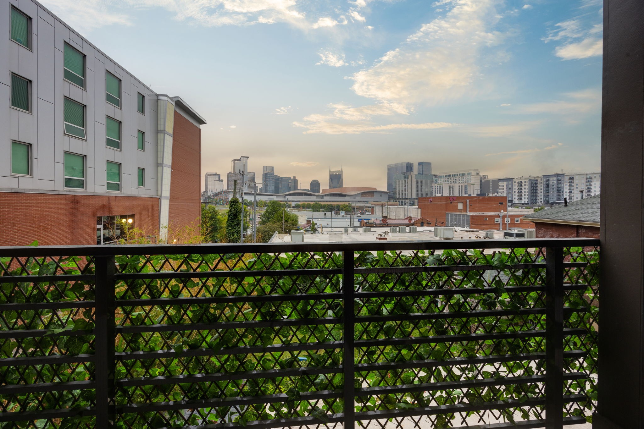 635 7th Ave, S Unit: 204