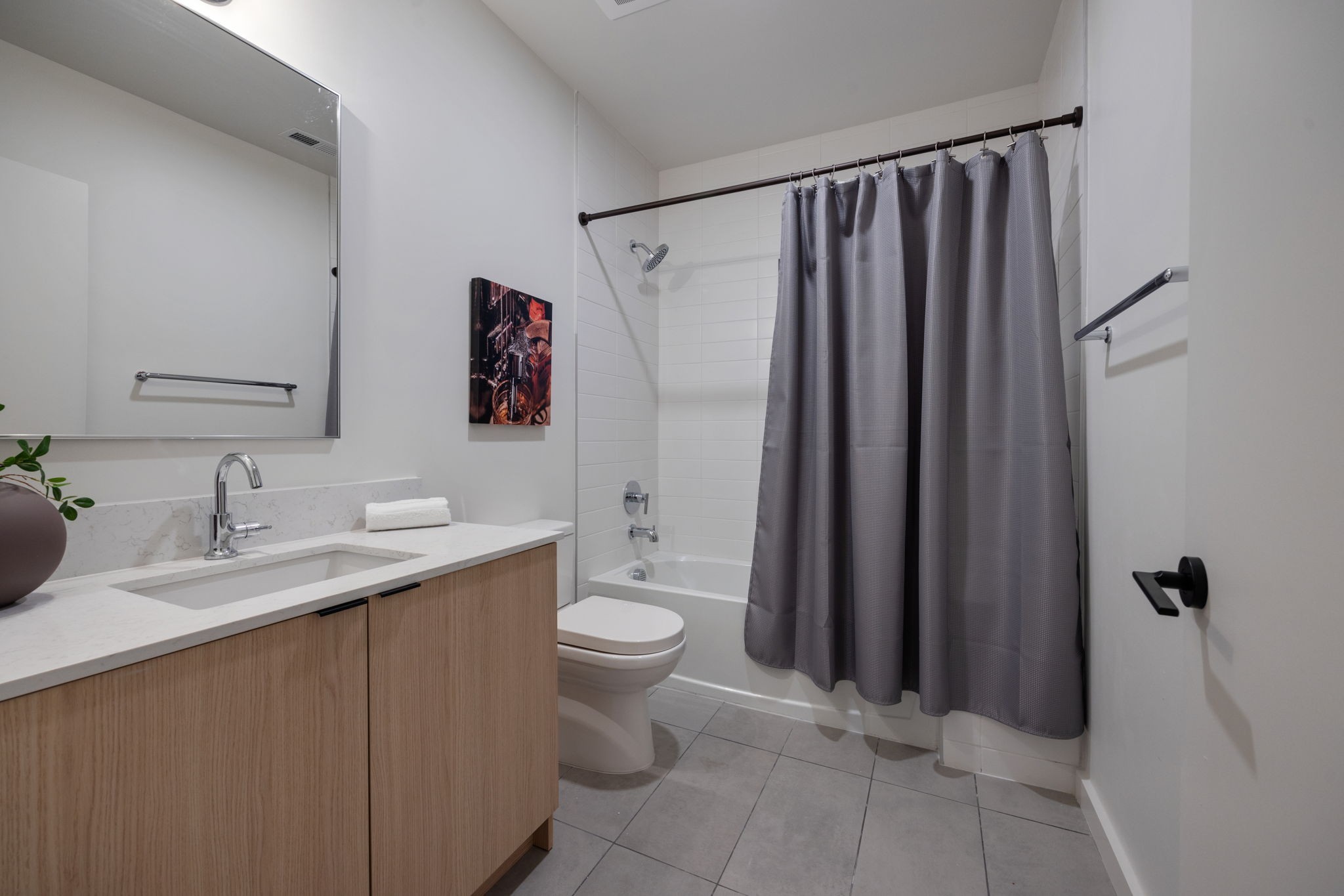 635 7th Ave, S Unit: 204