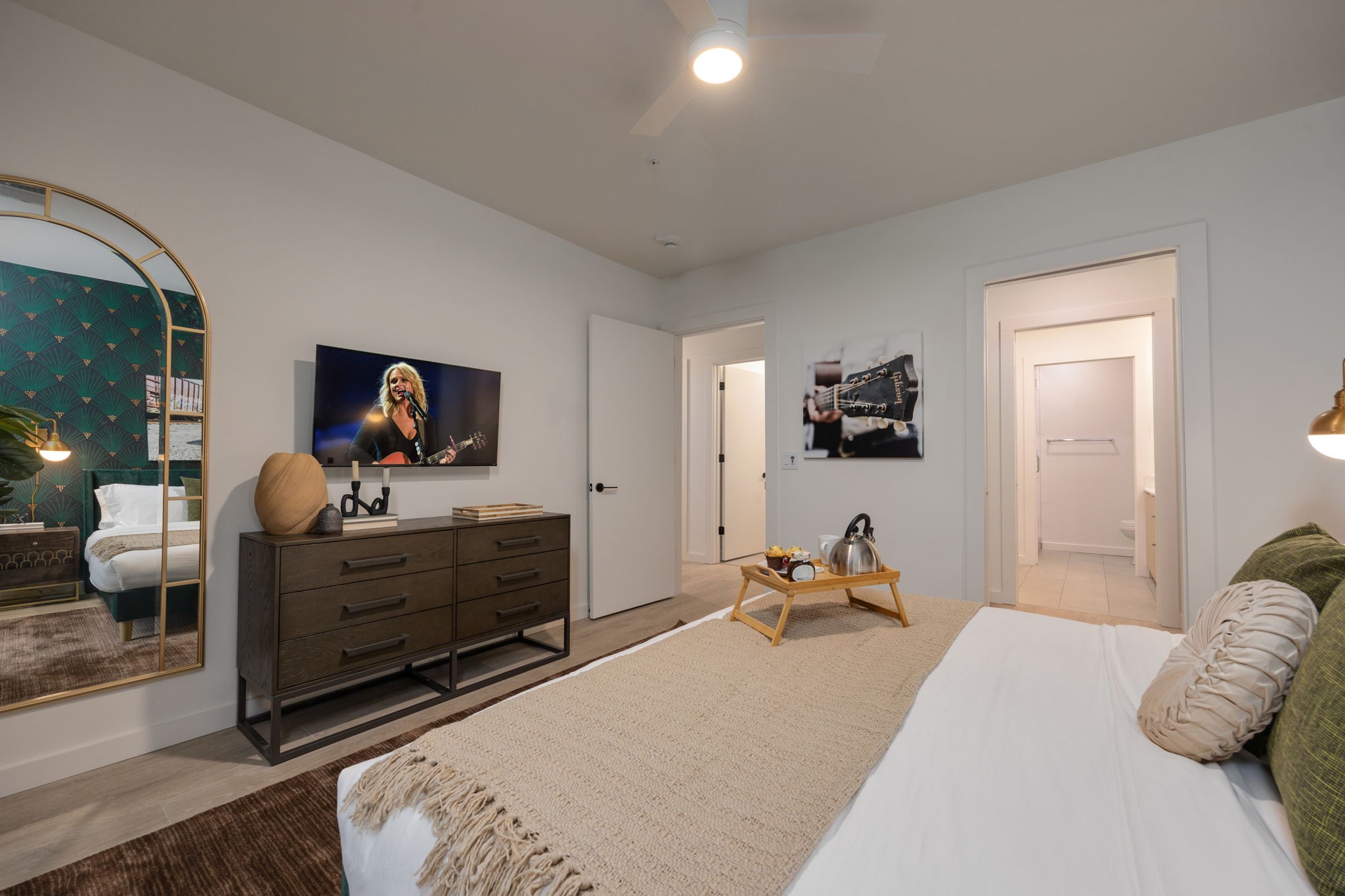 635 7th Ave, S Unit: 204