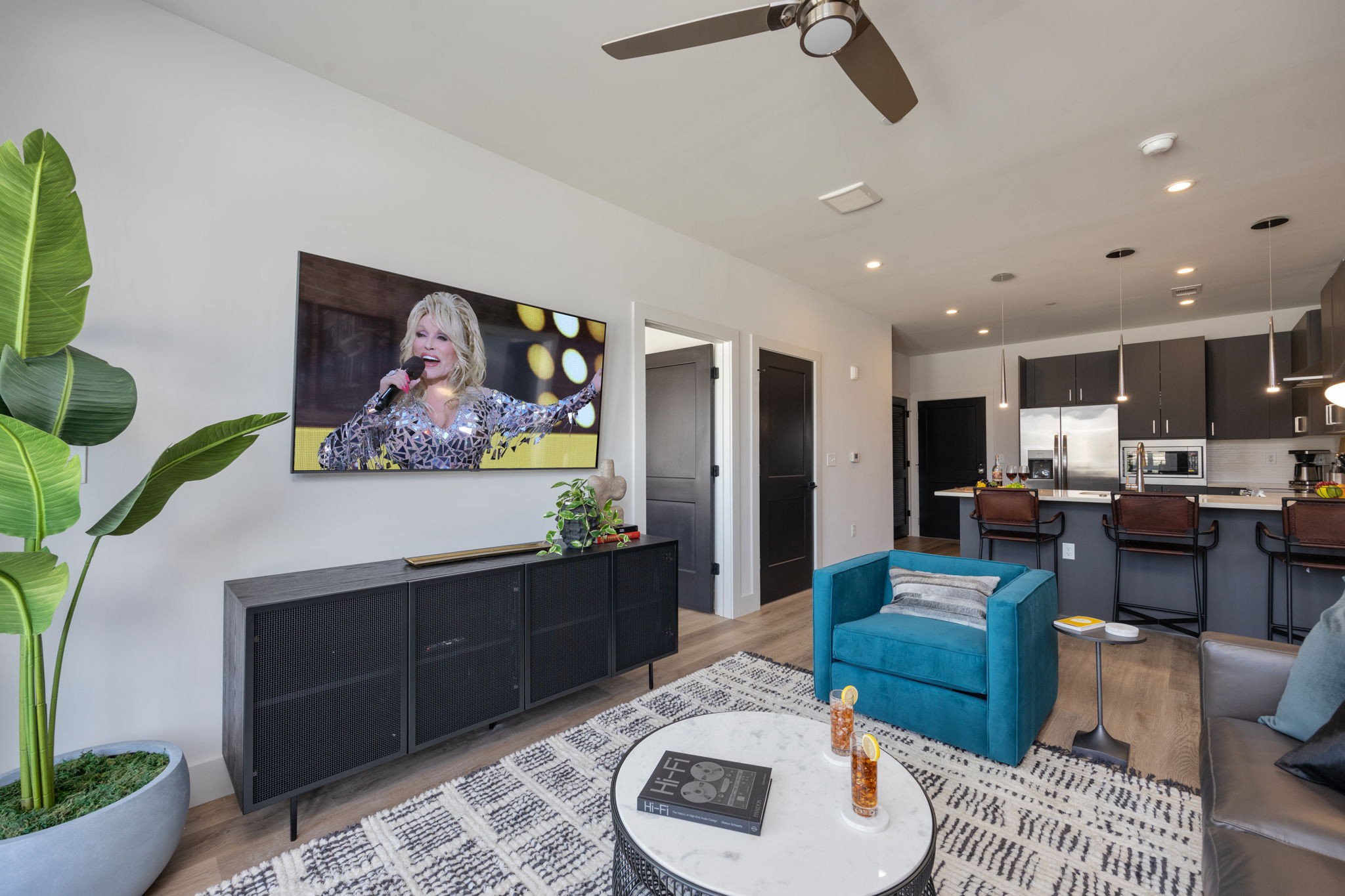 303 31st Ave, N Unit: 415