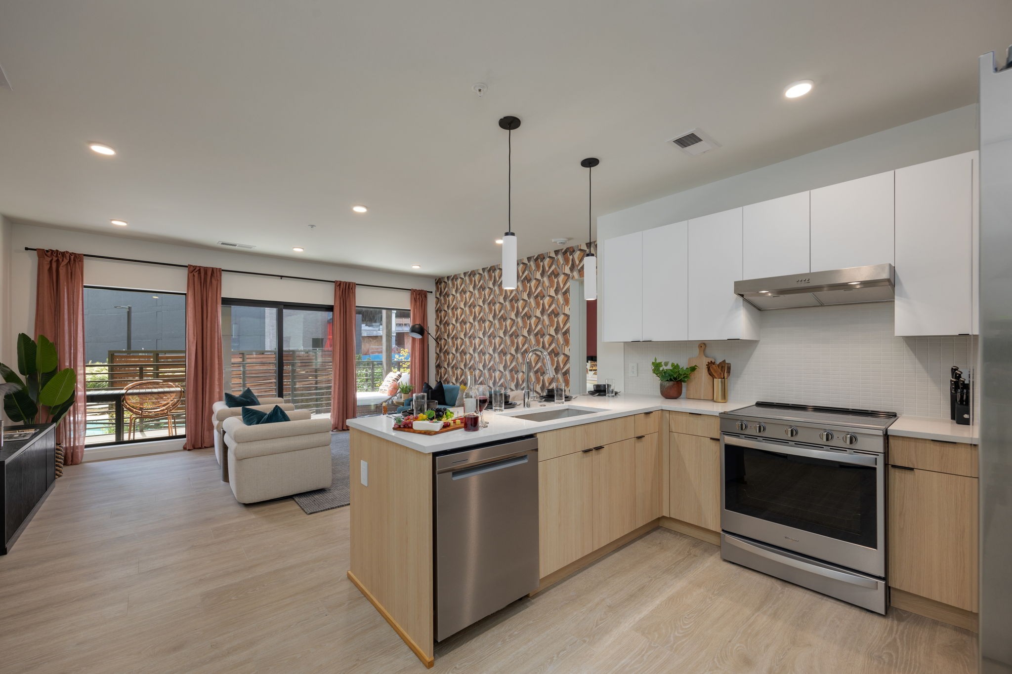 635 7th Ave, S Unit: 302