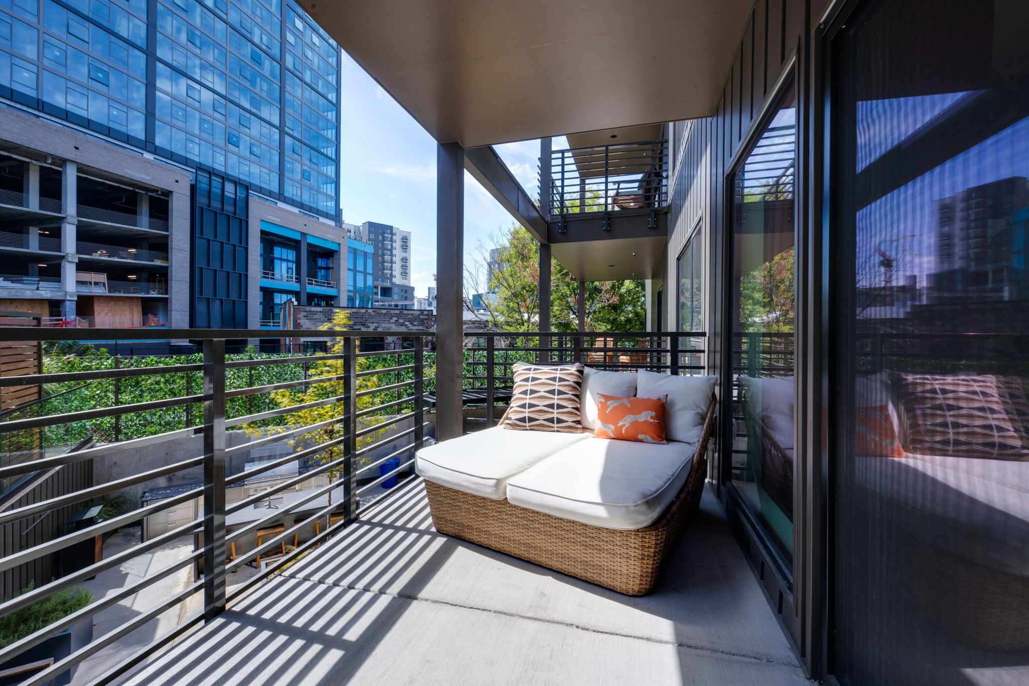 635 7th Ave, S Unit: 302
