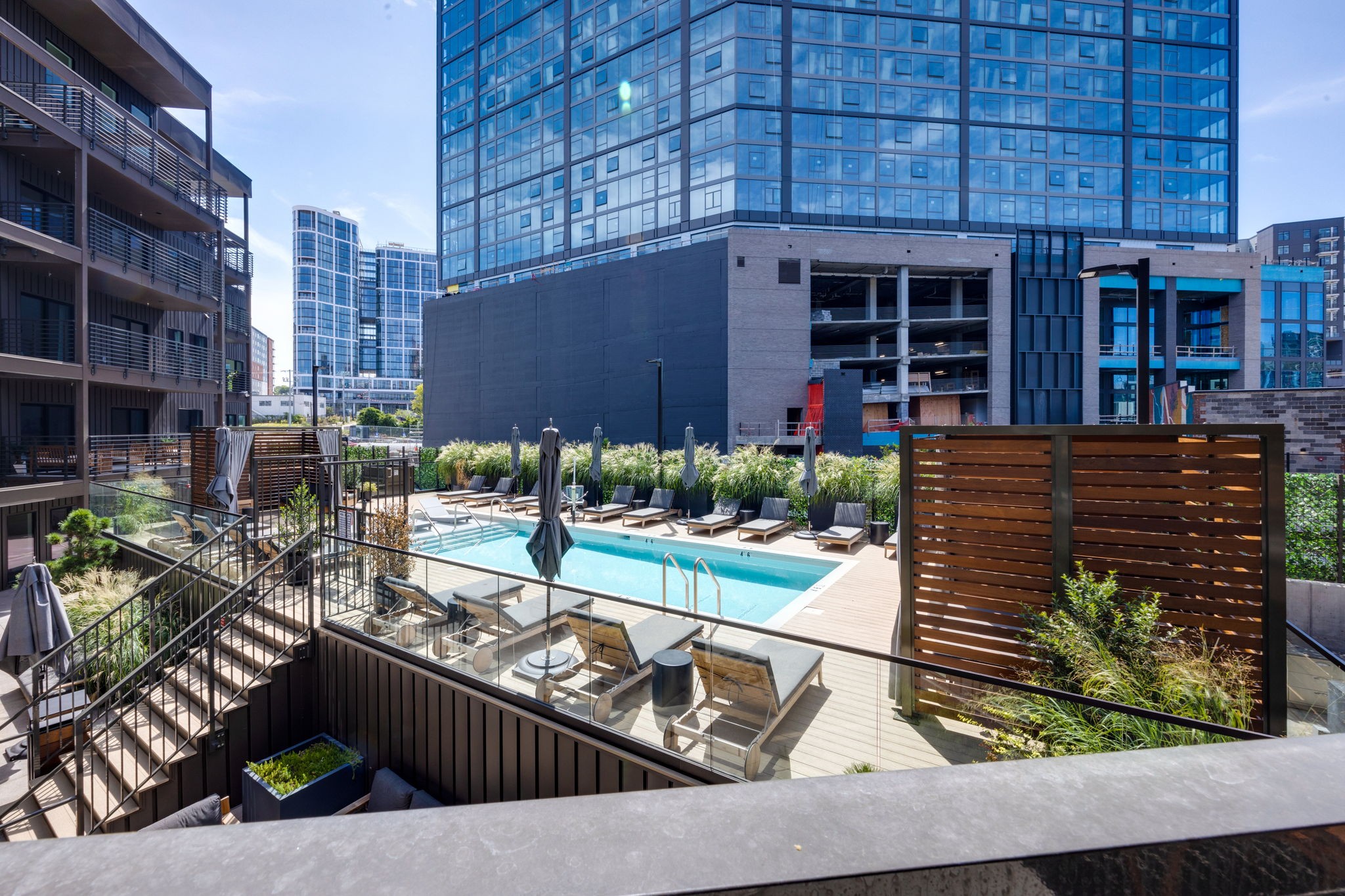 635 7th Ave, S Unit: 302