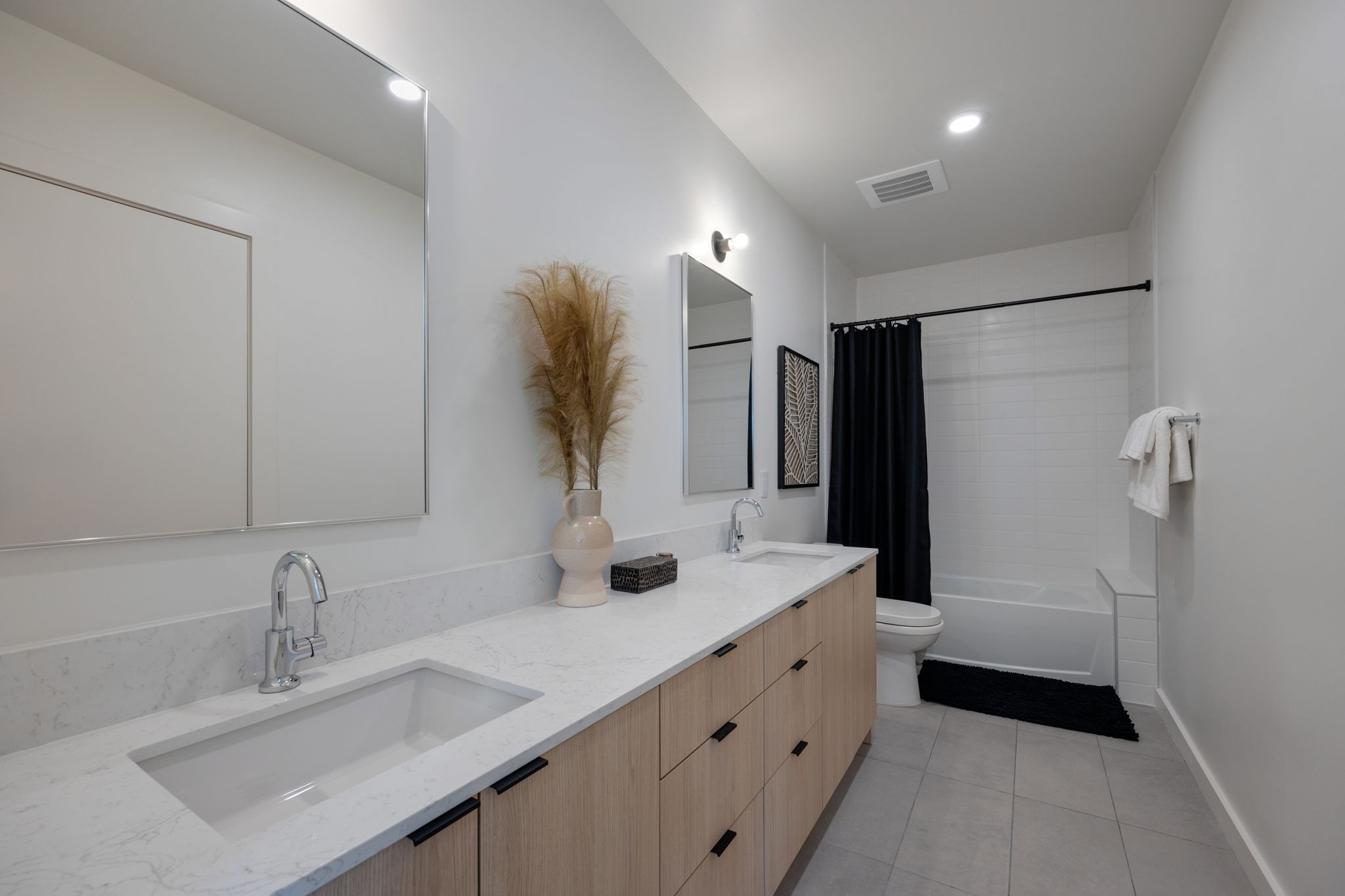 635 7th Ave, S Unit: 302