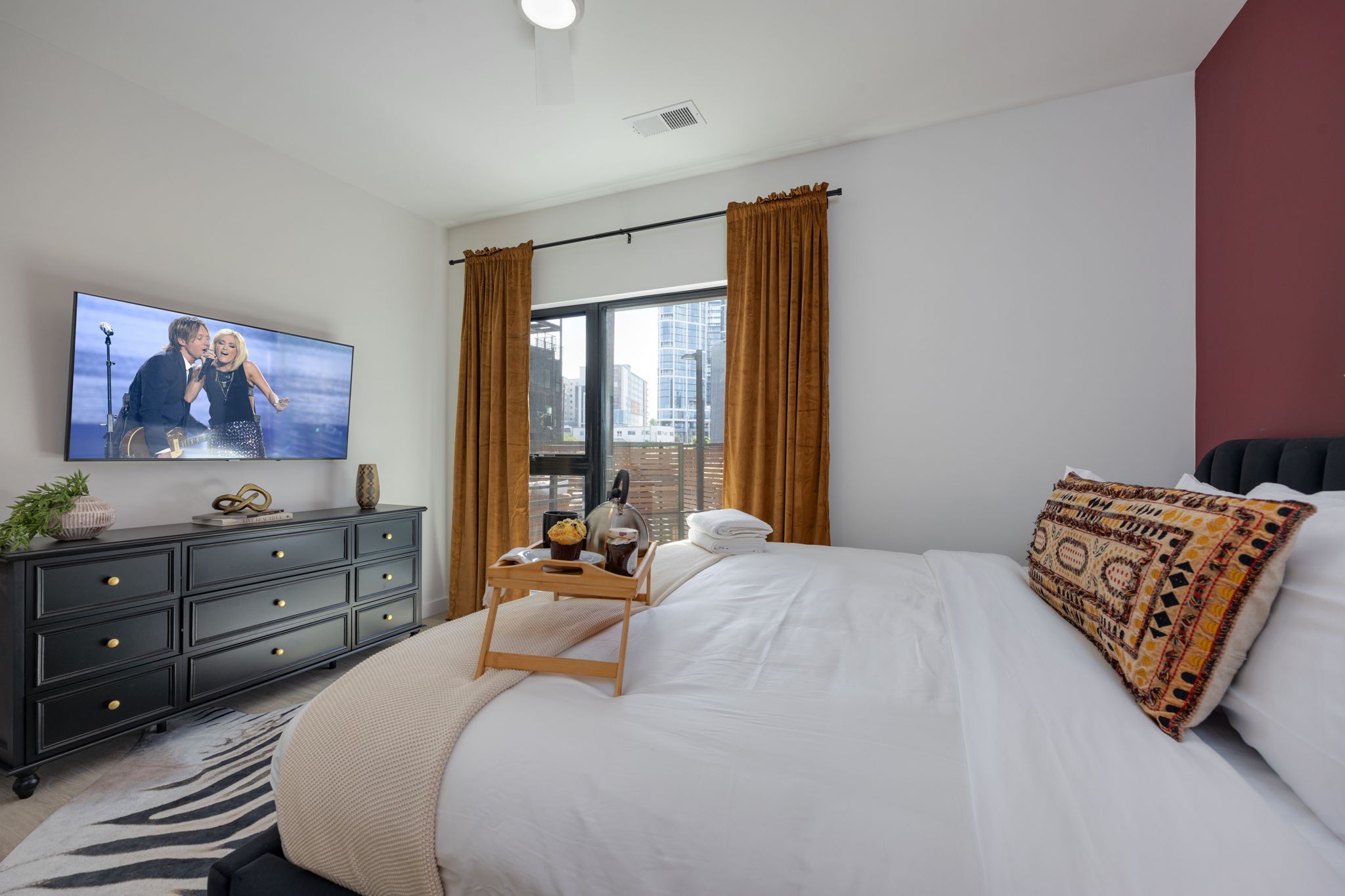 635 7th Ave, S Unit: 302
