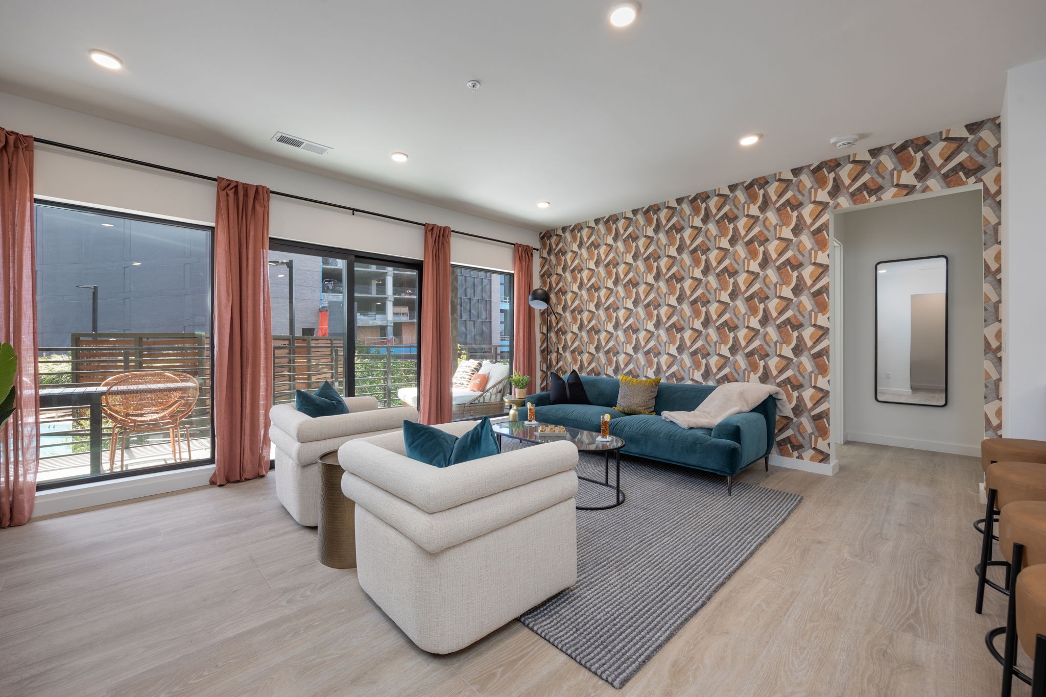 635 7th Ave, S Unit: 302