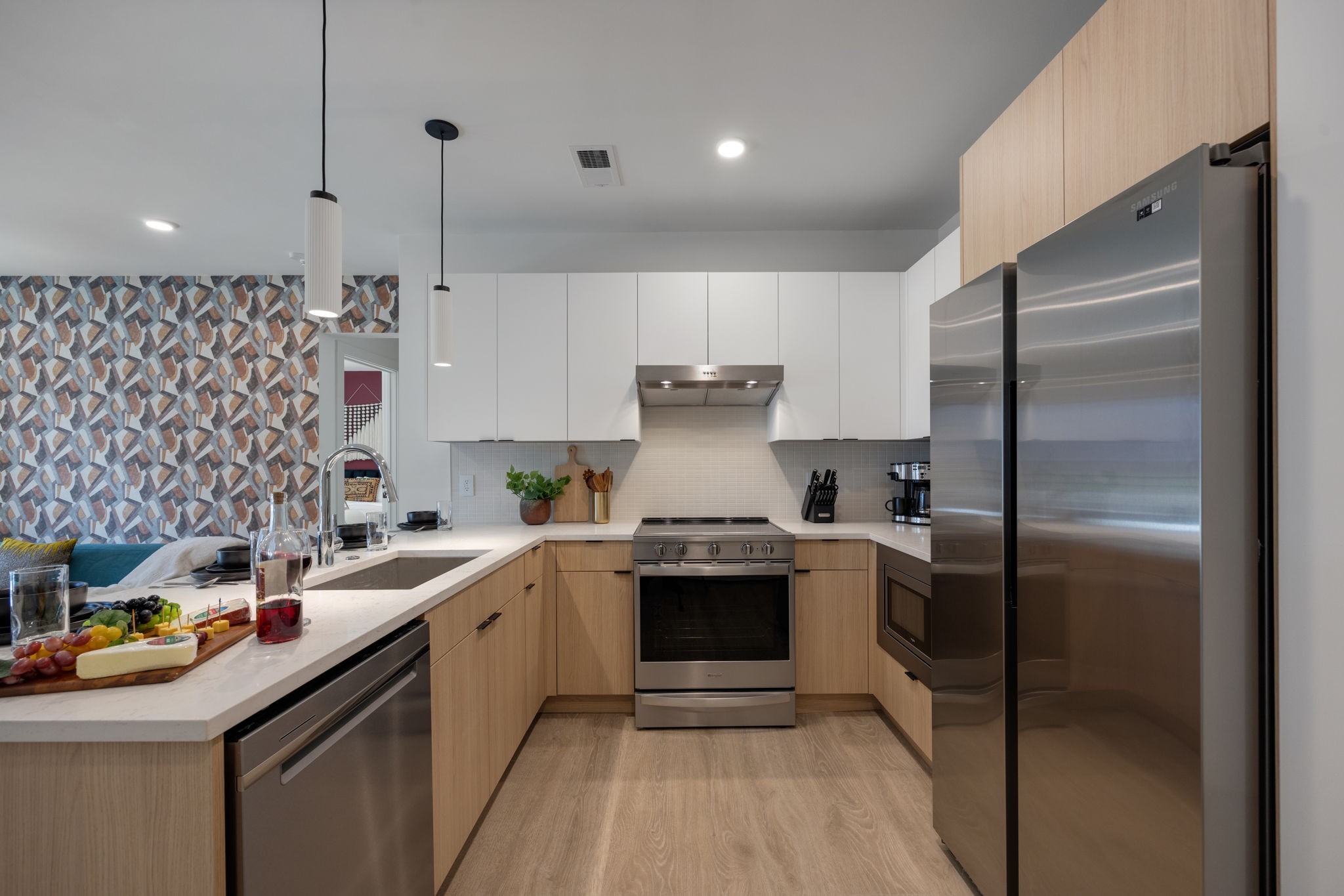635 7th Ave, S Unit: 302