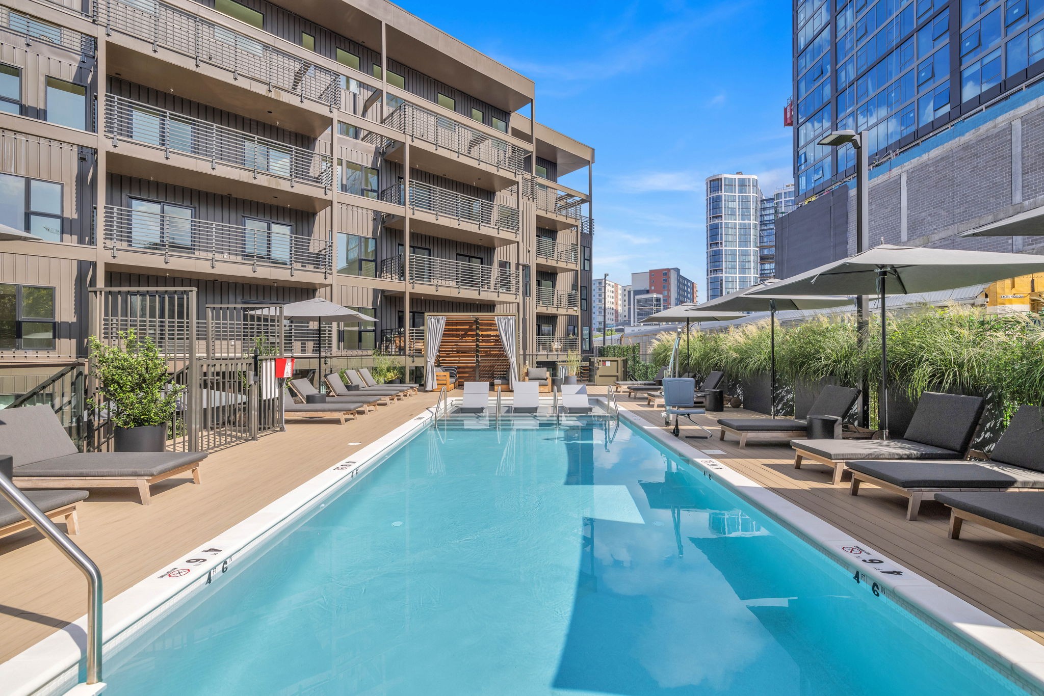 635 7th Ave, S Unit: 302