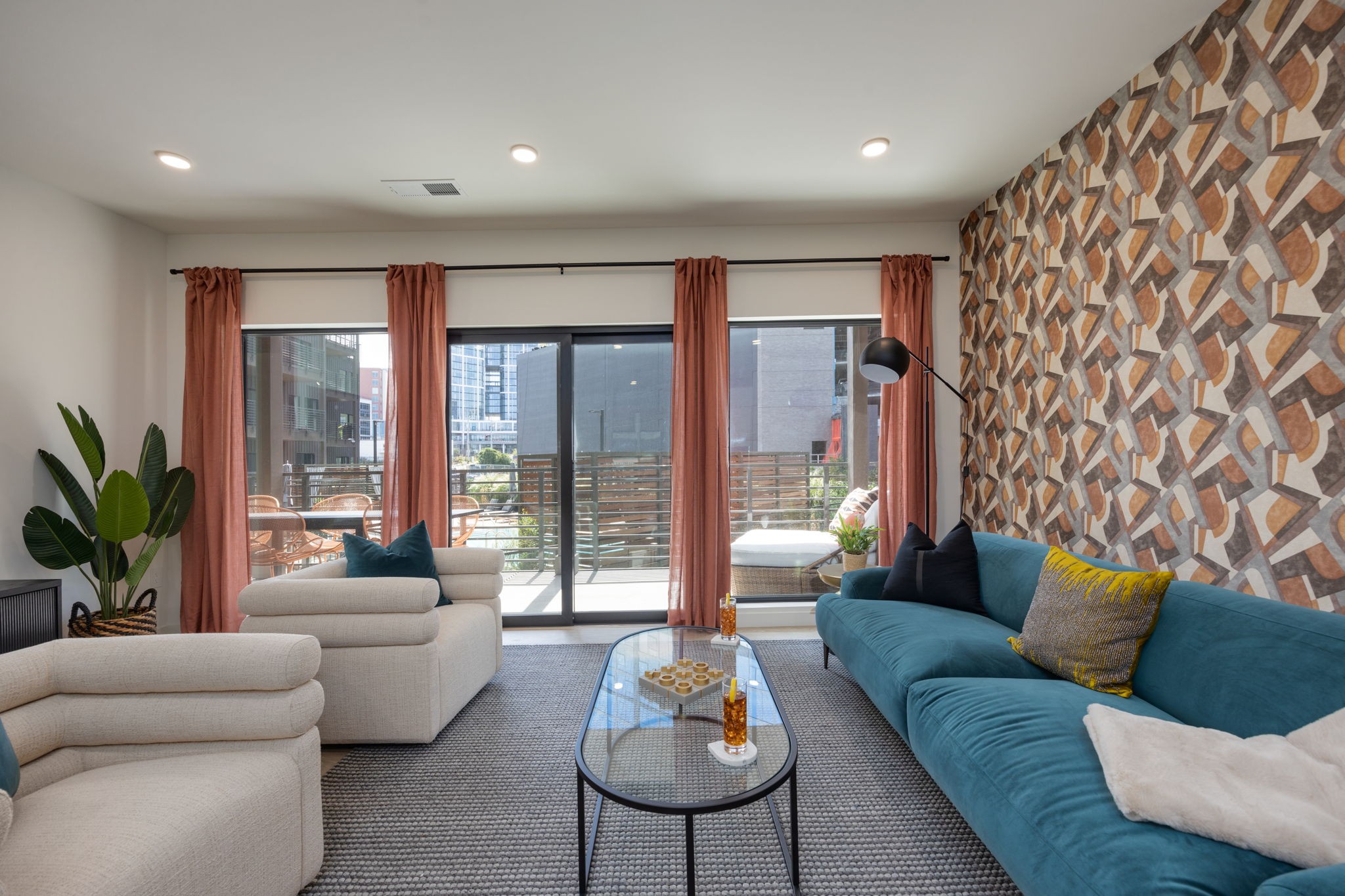 635 7th Ave, S Unit: 302