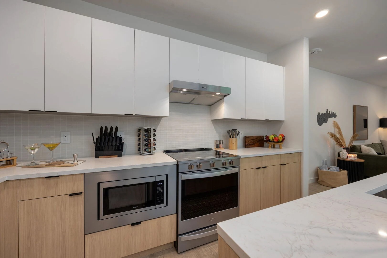 635 7th Ave, S Unit: 212