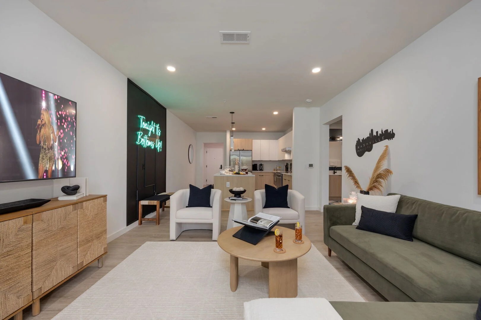 635 7th Ave, S Unit: 212