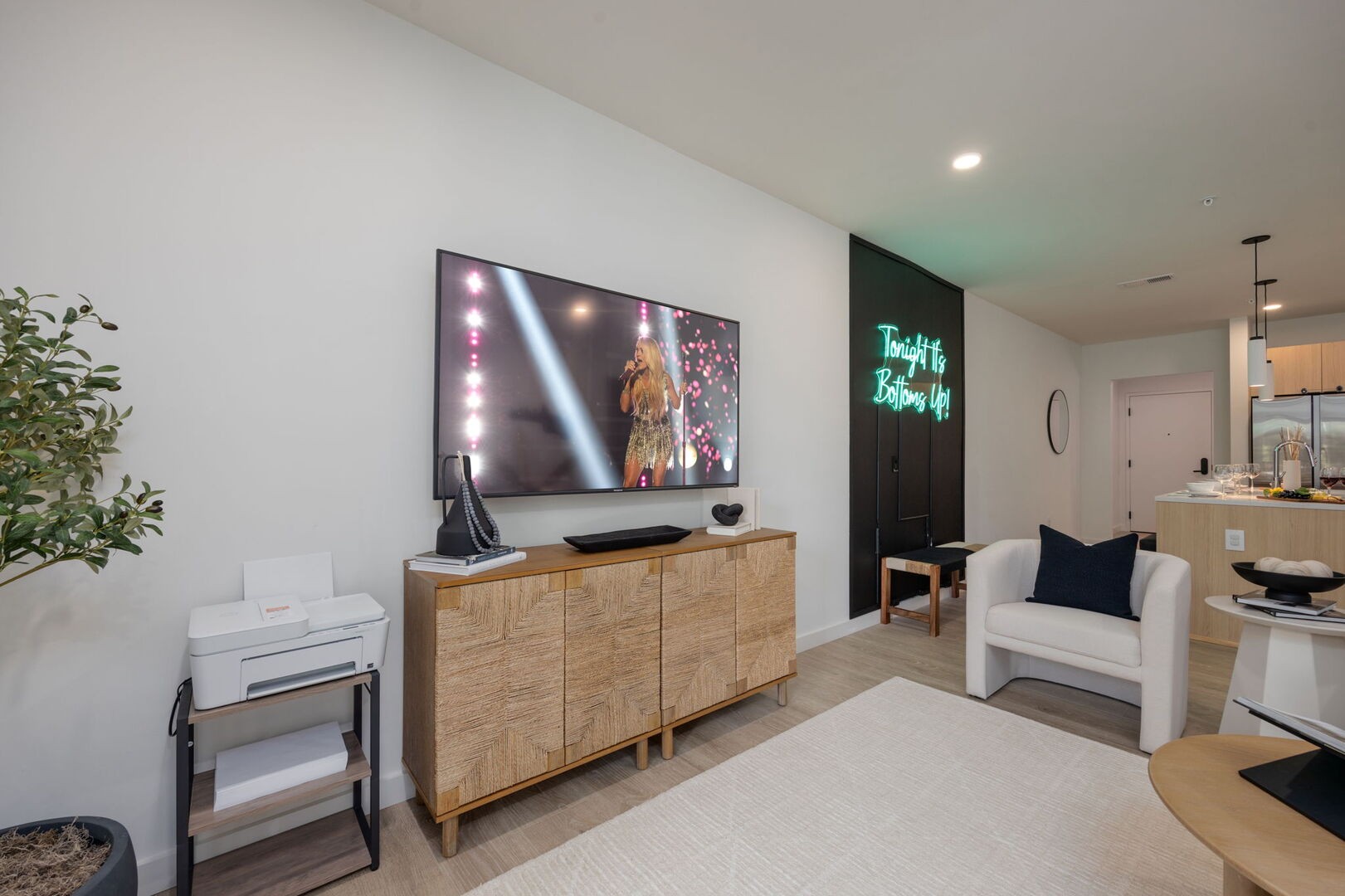 635 7th Ave, S Unit: 212