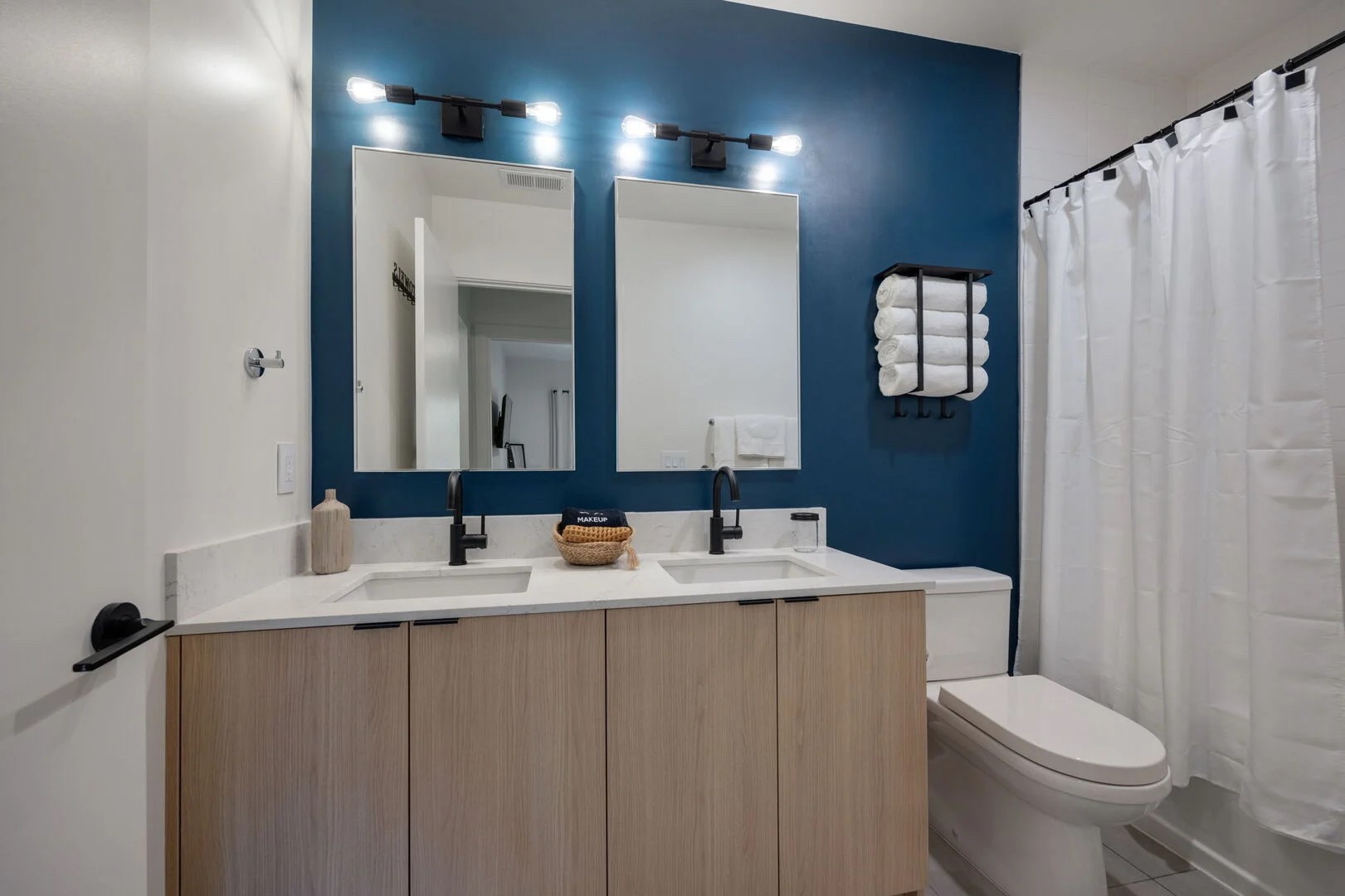 635 7th Ave, S Unit: 212