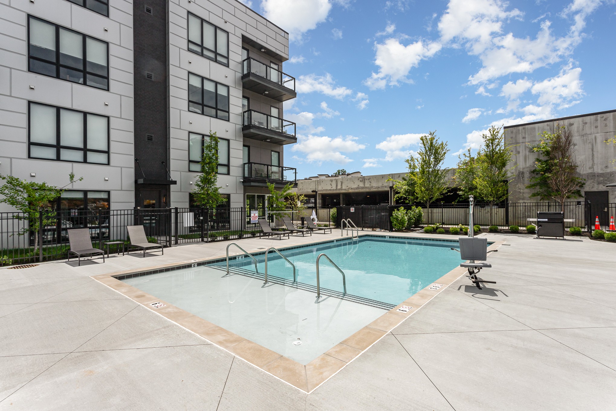 303 31st Ave, N Unit: 413