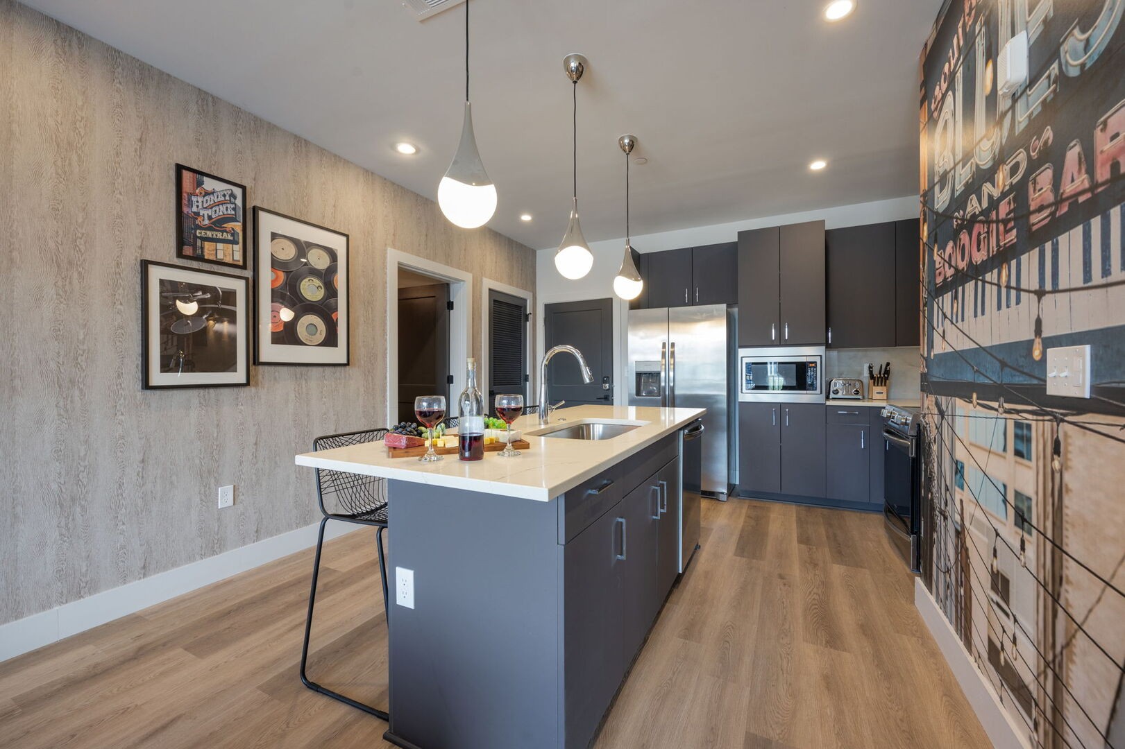 303 31st Ave, N Unit: 413
