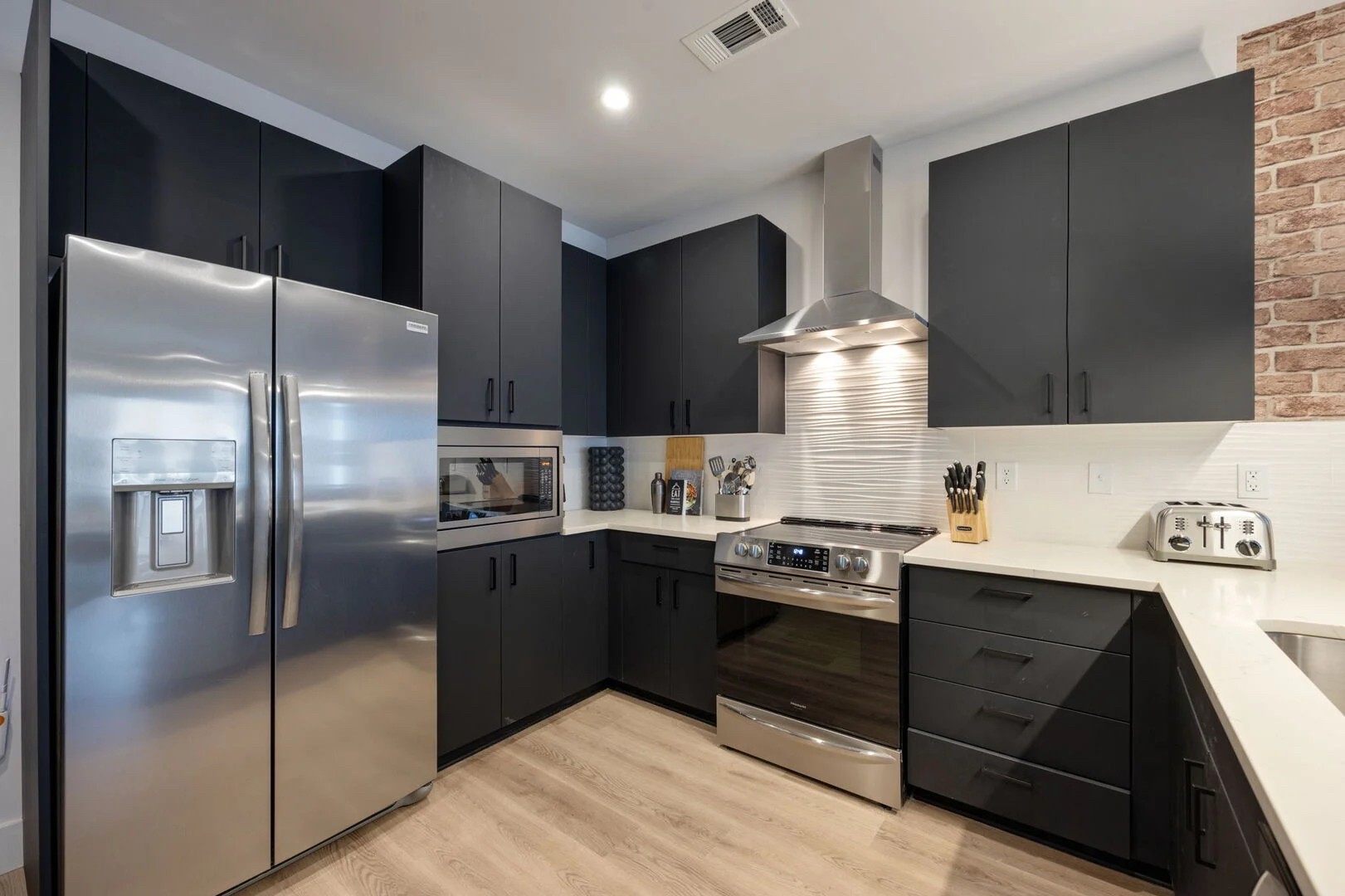 303 31st Ave, N Unit: 305