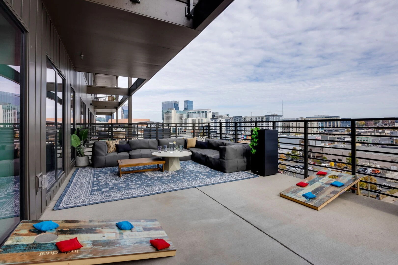 635 7th Ave, S Unit: 611