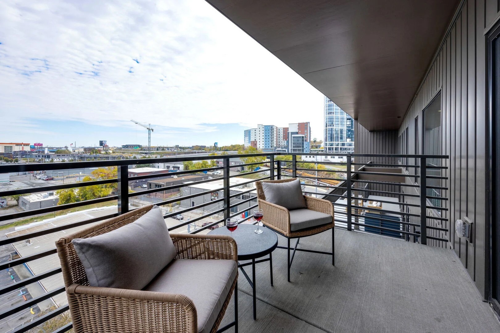 635 7th Ave, S Unit: 611