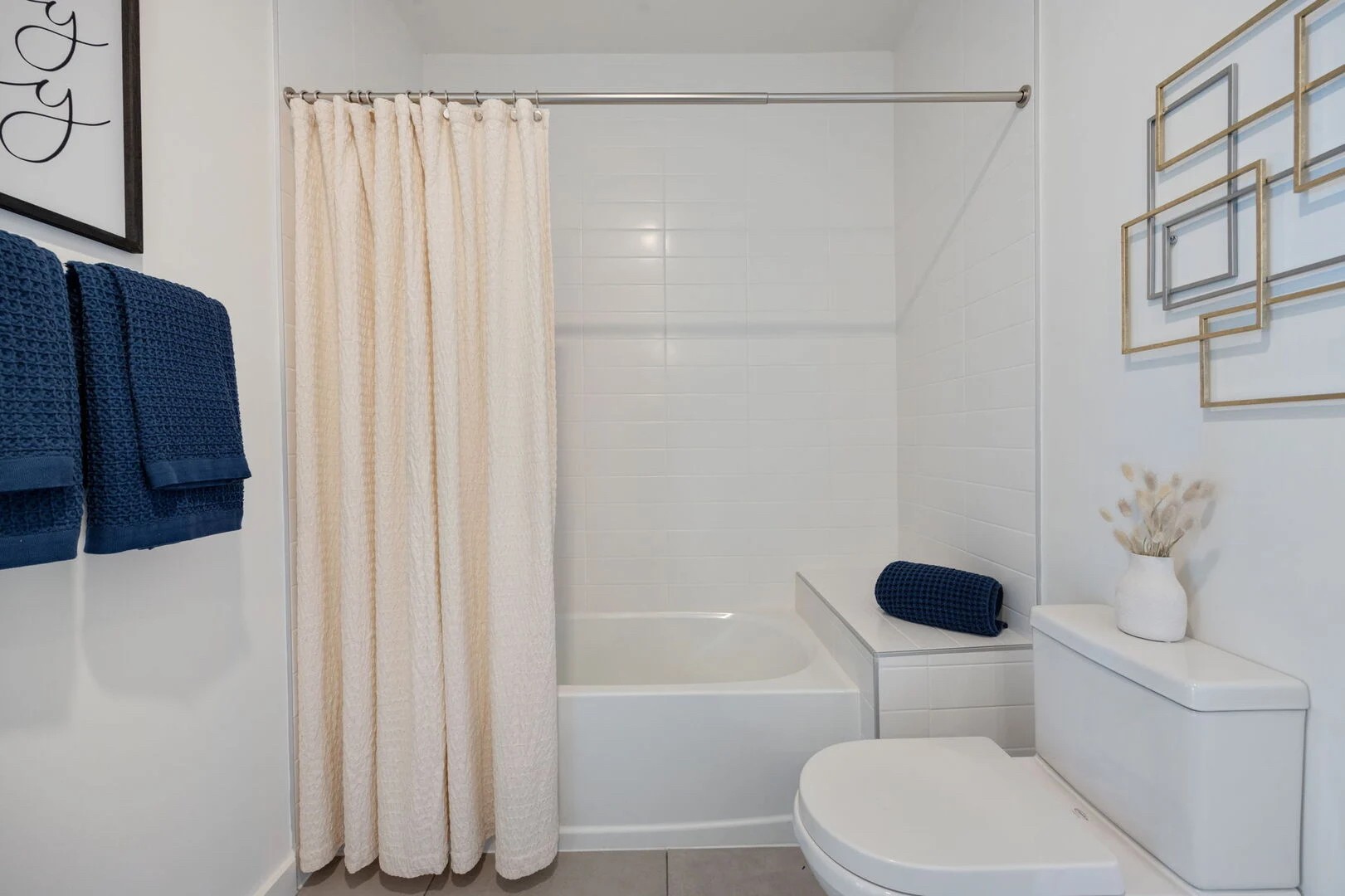 635 7th Ave, S Unit: 611