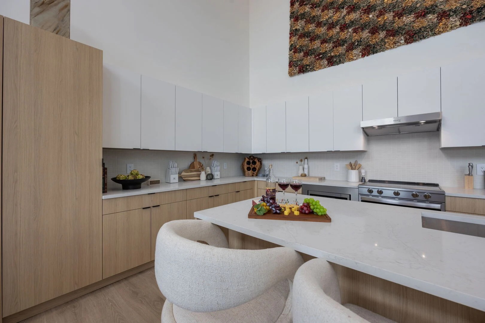 635 7th Ave, S Unit: 611