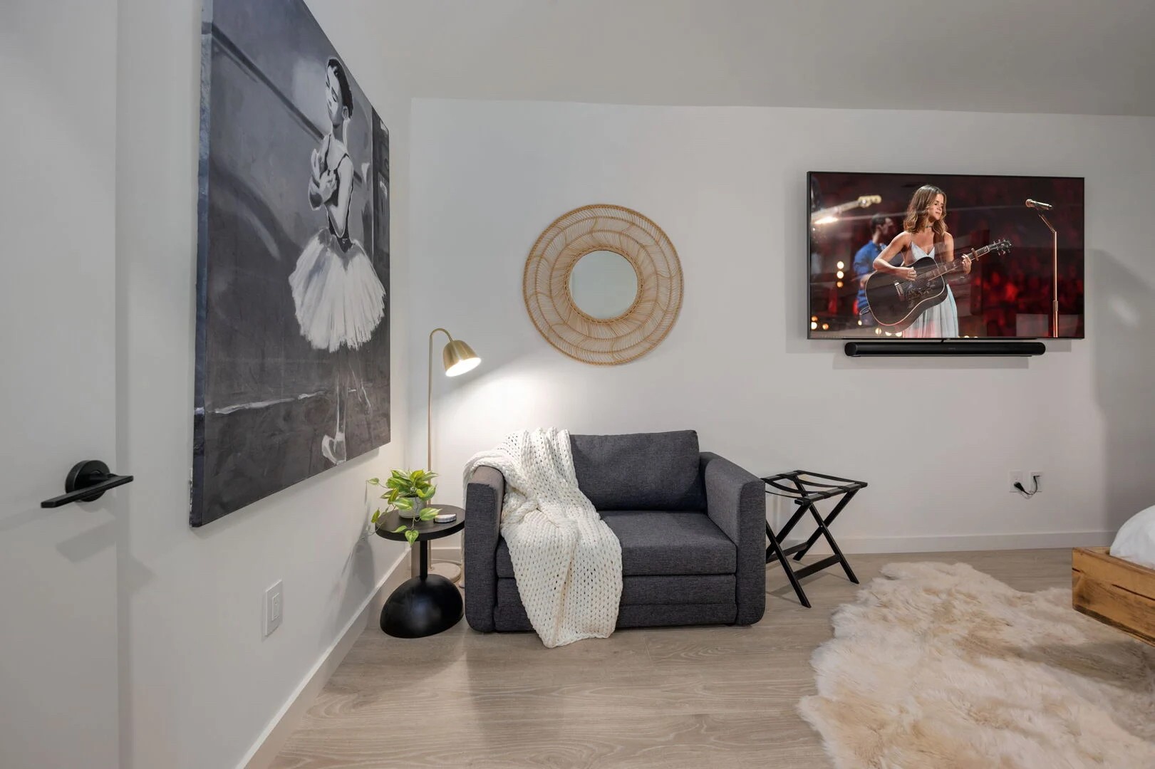 635 7th Ave, S Unit: 611