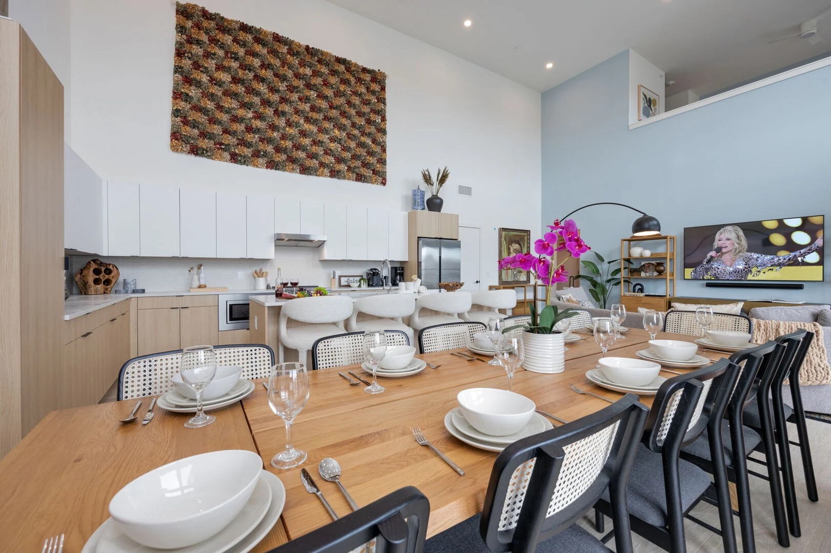 635 7th Ave, S Unit: 611