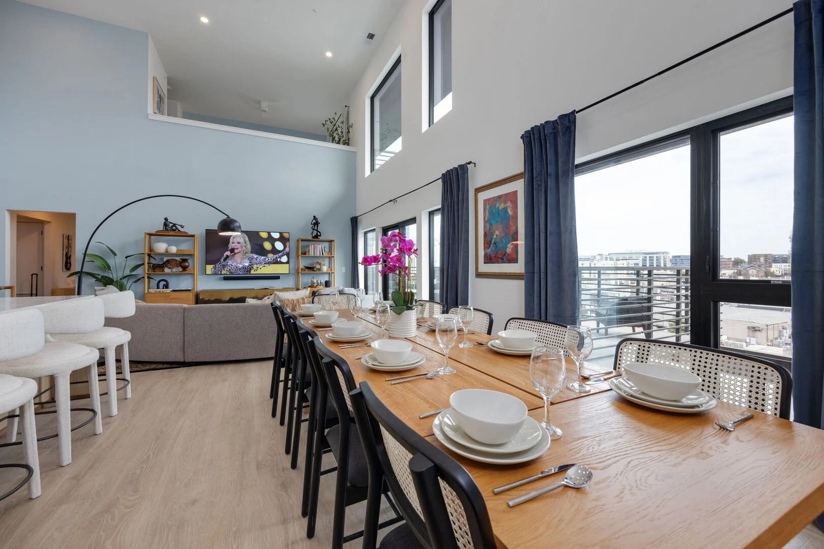 635 7th Ave, S Unit: 611
