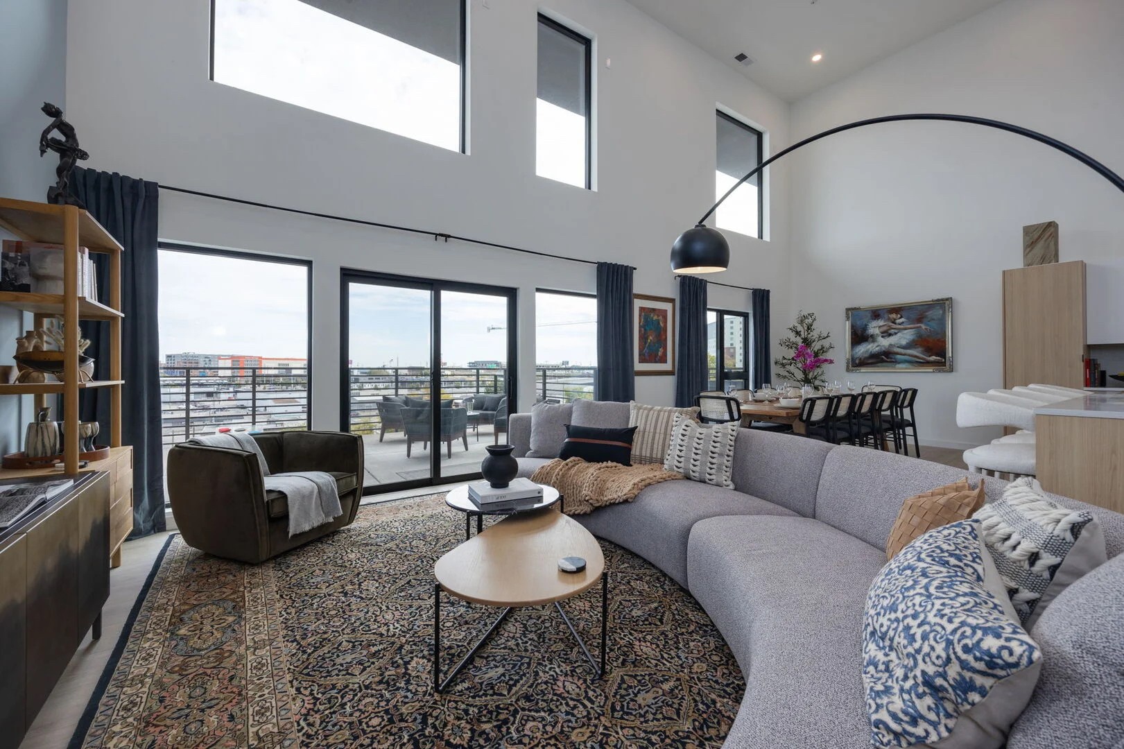 635 7th Ave, S Unit: 611