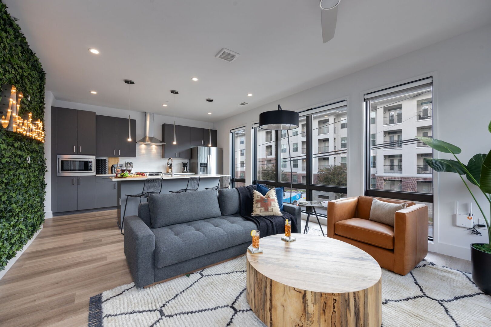303 31st Ave, N Unit: 201