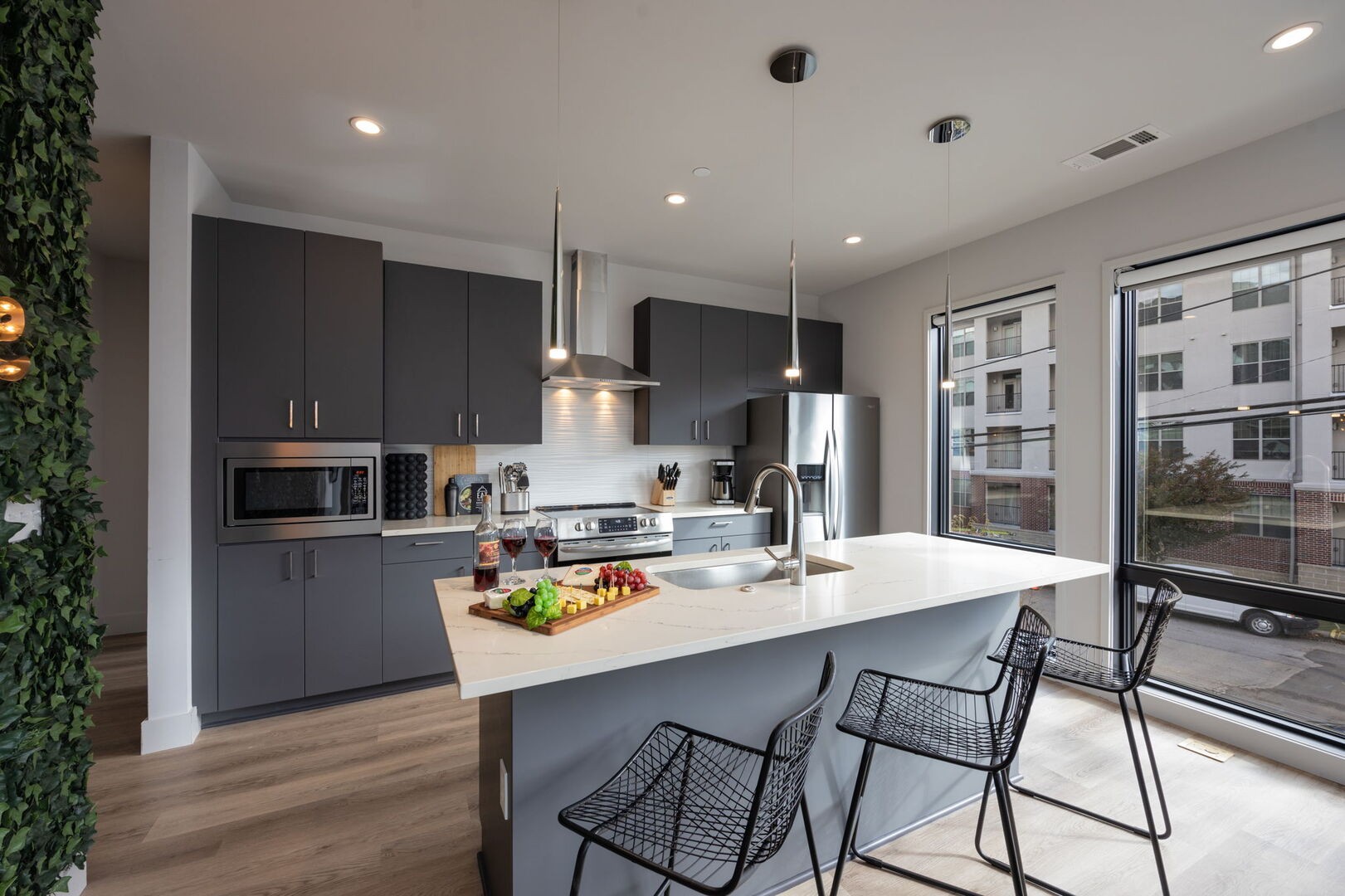 303 31st Ave, N Unit: 201
