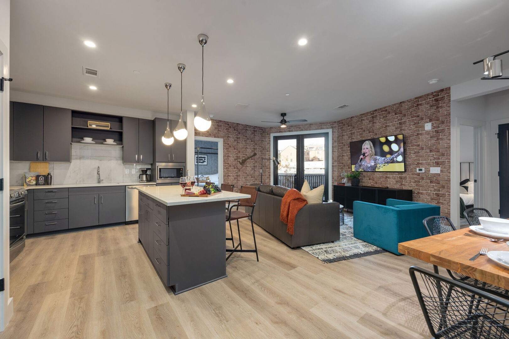 303 31st Ave, N Unit: 310