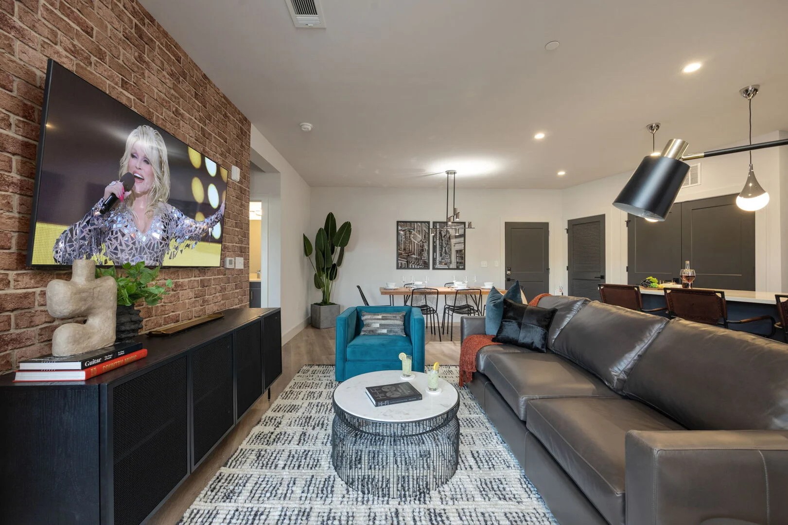 303 31st Ave, N Unit: 310