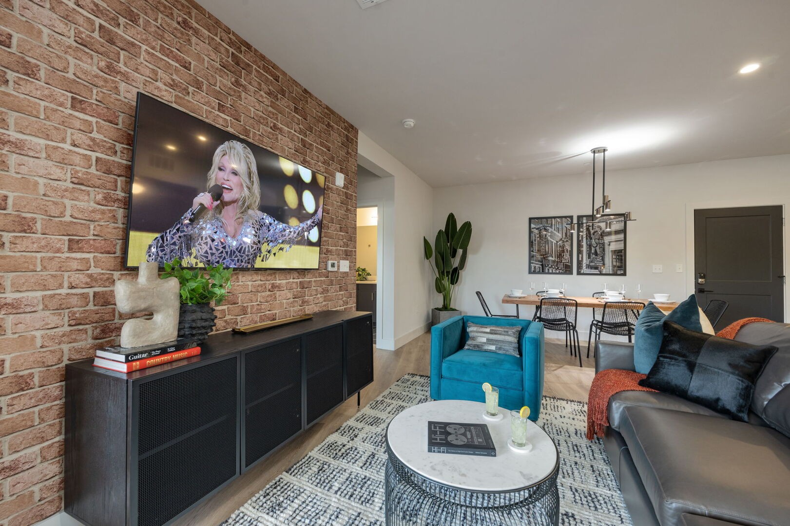 303 31st Ave, N Unit: 310