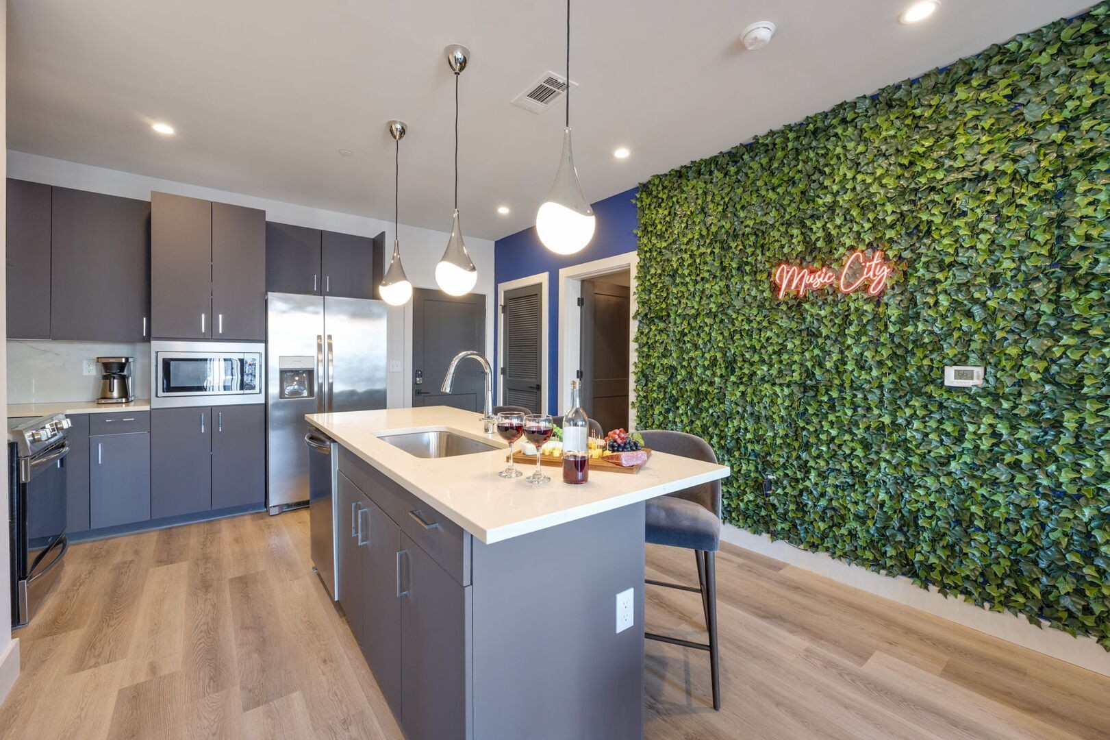 303 31st Ave, N Unit: 314