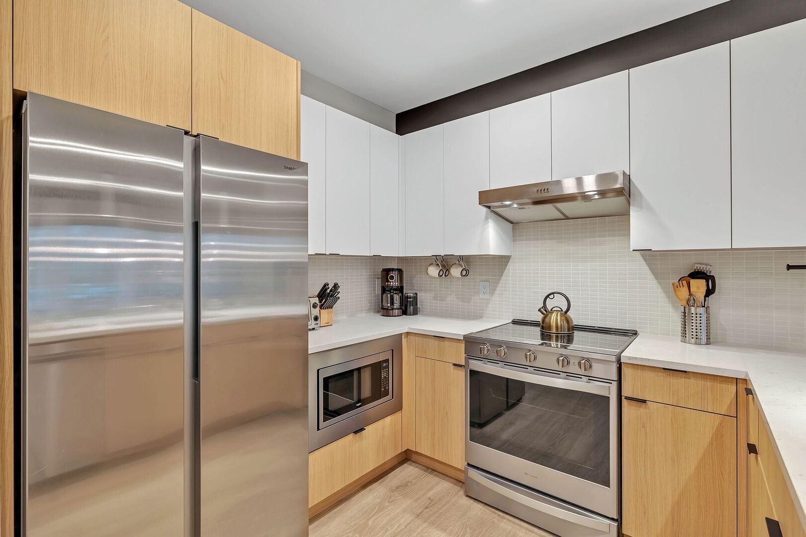 635 7th Ave, S Unit: 203