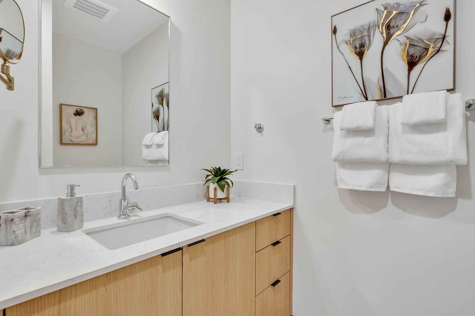 635 7th Ave, S Unit: 203