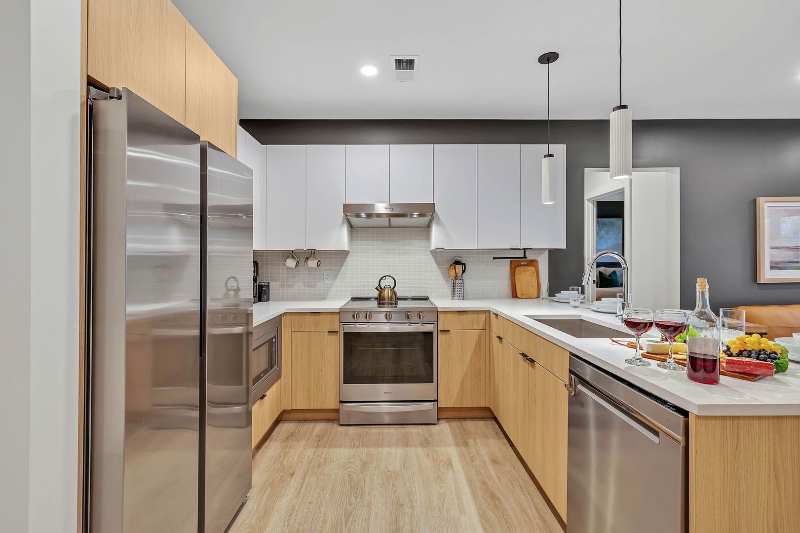 635 7th Ave, S Unit: 203
