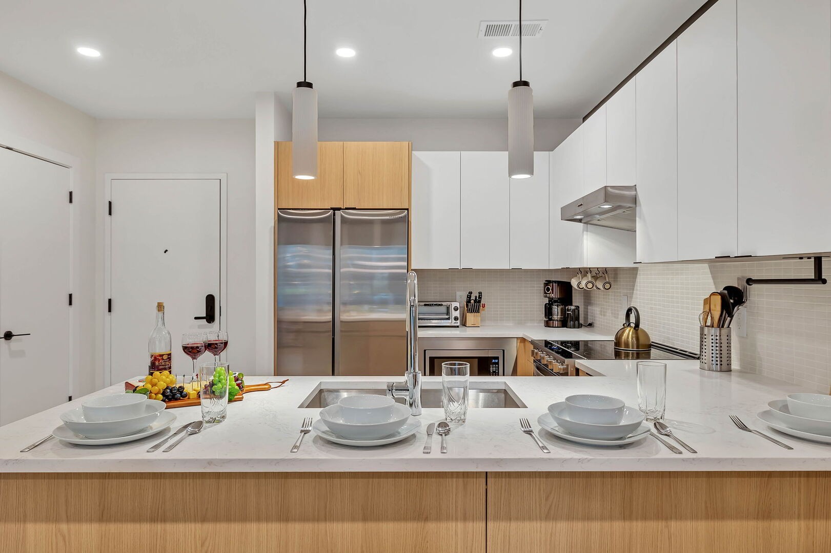 635 7th Ave, S Unit: 203