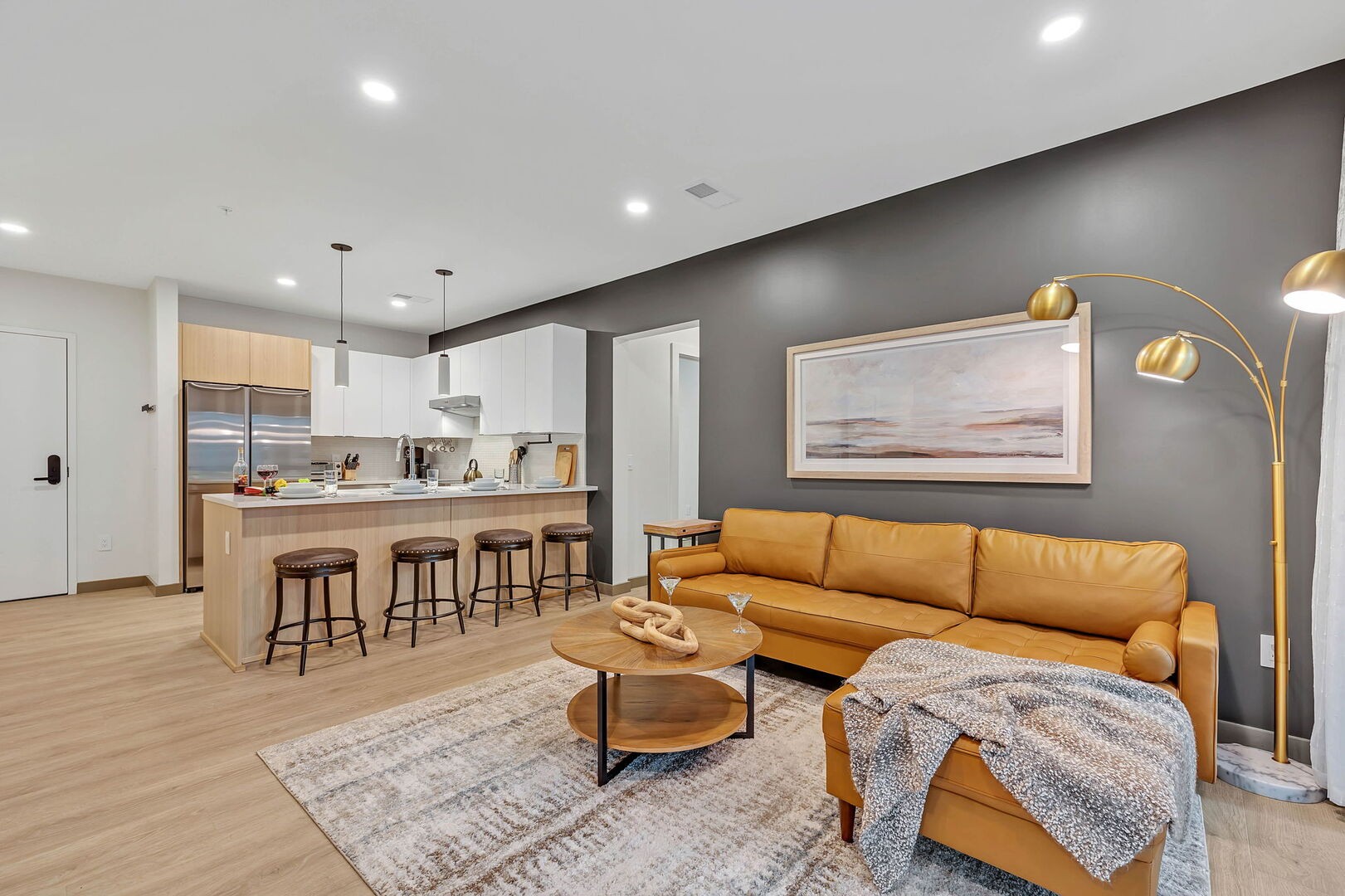 635 7th Ave, S Unit: 203